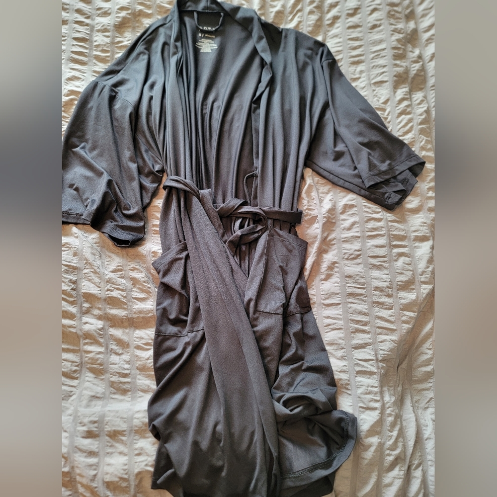 Apt. 9 Robe